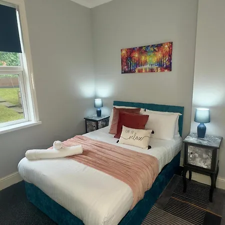Large 3 Bedroom, 4 Beds, City Apartment,Near Utilita Arena Free On-Site Parking Birmingham Exterior photo